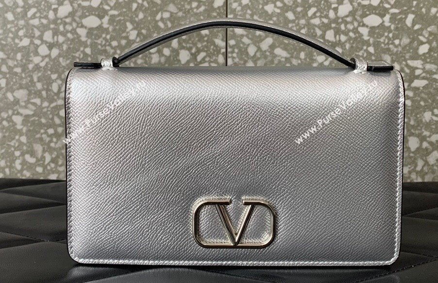 Valentino Vlogo Signature Wallet With Chain in Grainy Calfskin Silver 2024 (liankafo-24020127)