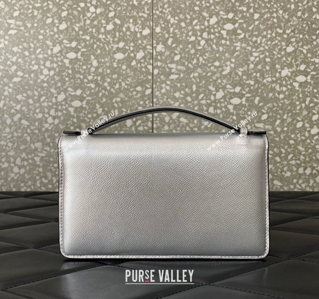 Valentino Vlogo Signature Wallet With Chain in Grainy Calfskin Silver 2024 (liankafo-24020127)