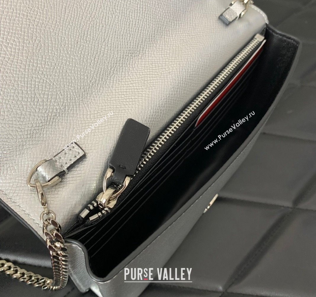 Valentino Vlogo Signature Wallet With Chain in Grainy Calfskin Silver 2024 (liankafo-24020127)