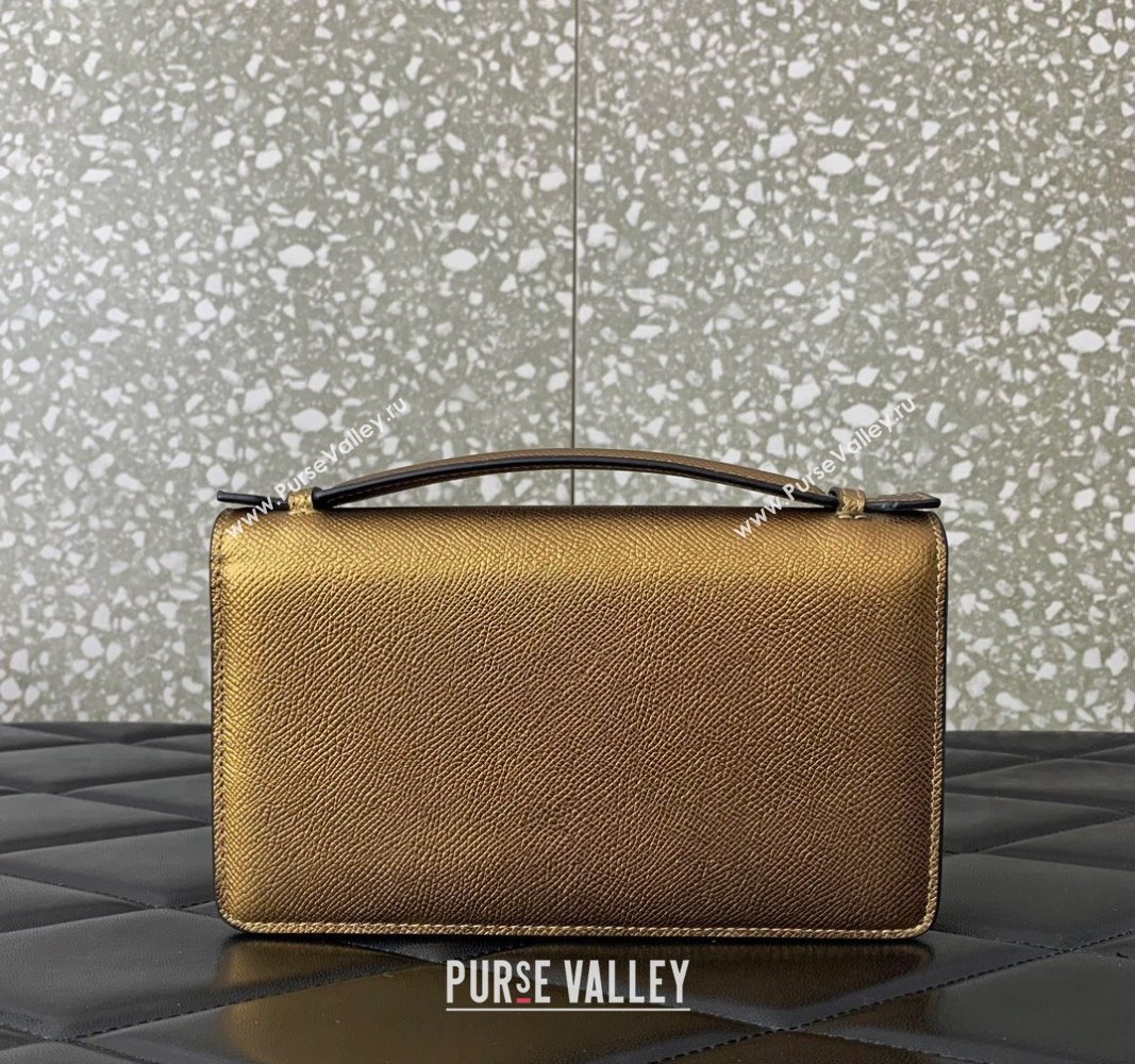 Valentino Vlogo Signature Wallet With Chain in Grainy Calfskin Gold 2024 (liankafo-24020126)