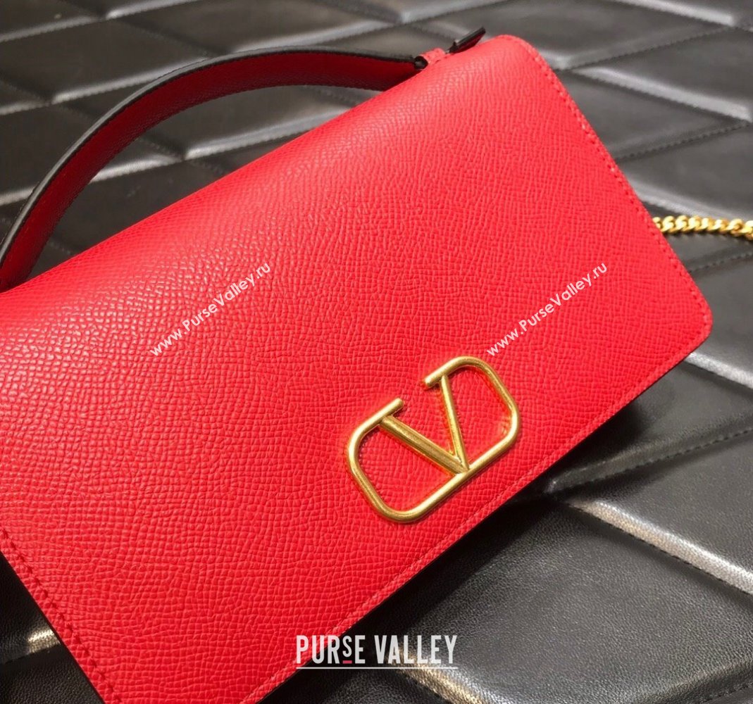 Valentino Vlogo Signature Wallet With Chain in Grainy Calfskin Red 2024 (liankafo-24020124)