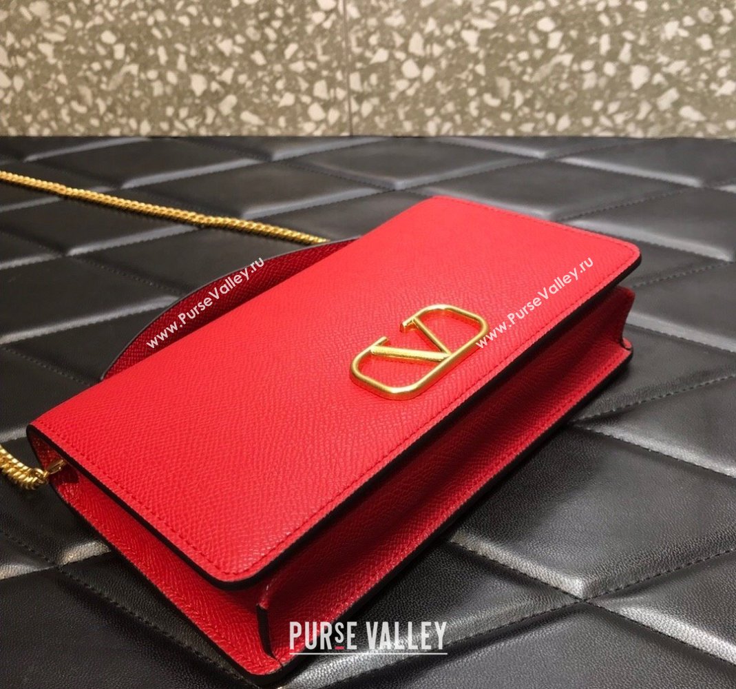 Valentino Vlogo Signature Wallet With Chain in Grainy Calfskin Red 2024 (liankafo-24020124)