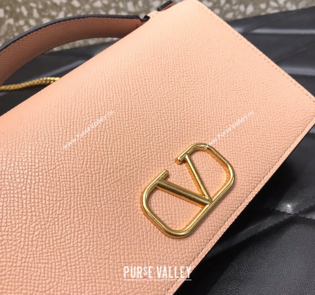 Valentino Vlogo Signature Wallet With Chain in Grainy Calfskin Nude Pink 2024 (liankafo-24020125)