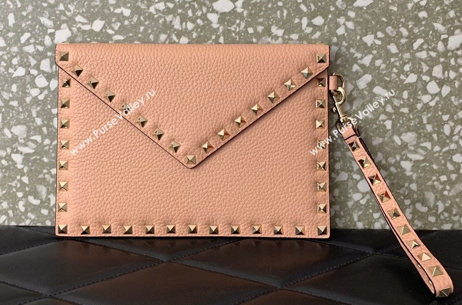 Valentino Rockstud Pouch Clutch Bag in Grainy Calfskin Nude Pink 2024 (liankafo-24020132)