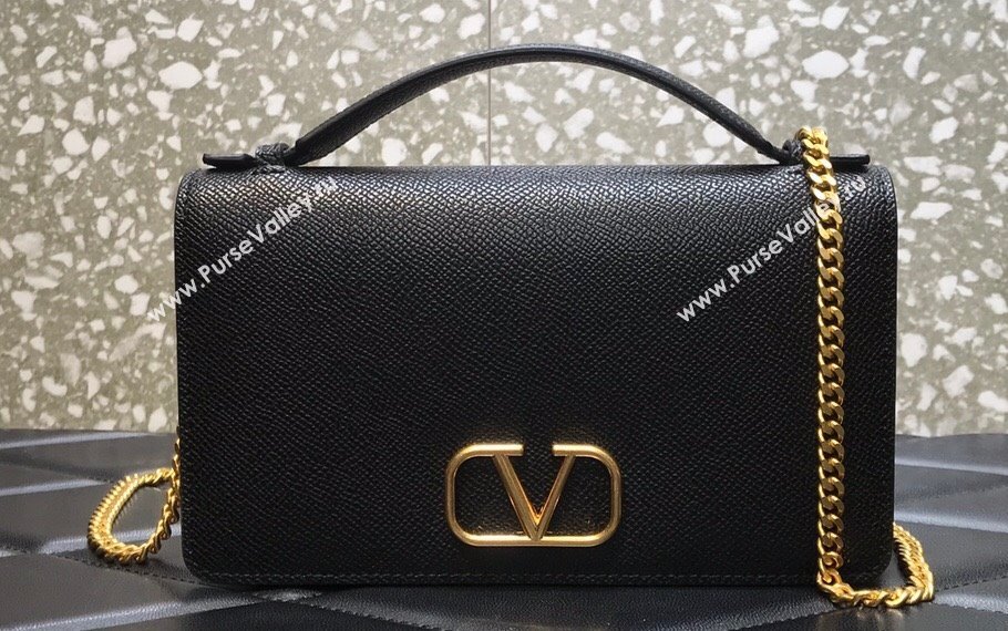 Valentino Vlogo Signature Wallet With Chain in Grainy Calfskin Black 2024 (liankafo-24020122)