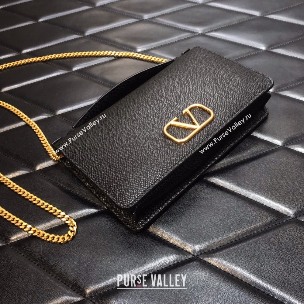 Valentino Vlogo Signature Wallet With Chain in Grainy Calfskin Black 2024 (liankafo-24020122)