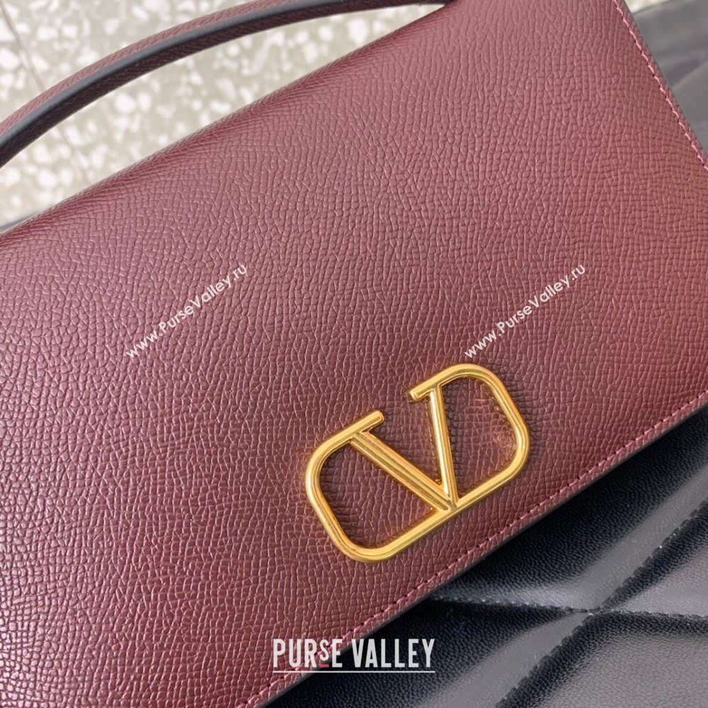 Valentino Vlogo Signature Wallet With Chain in Grainy Calfskin Burgundy 2024 (liankafo-24020123)