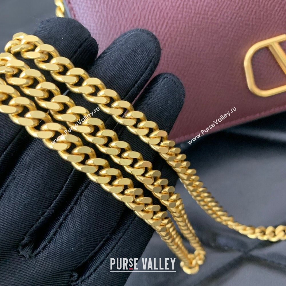 Valentino Vlogo Signature Wallet With Chain in Grainy Calfskin Burgundy 2024 (liankafo-24020123)