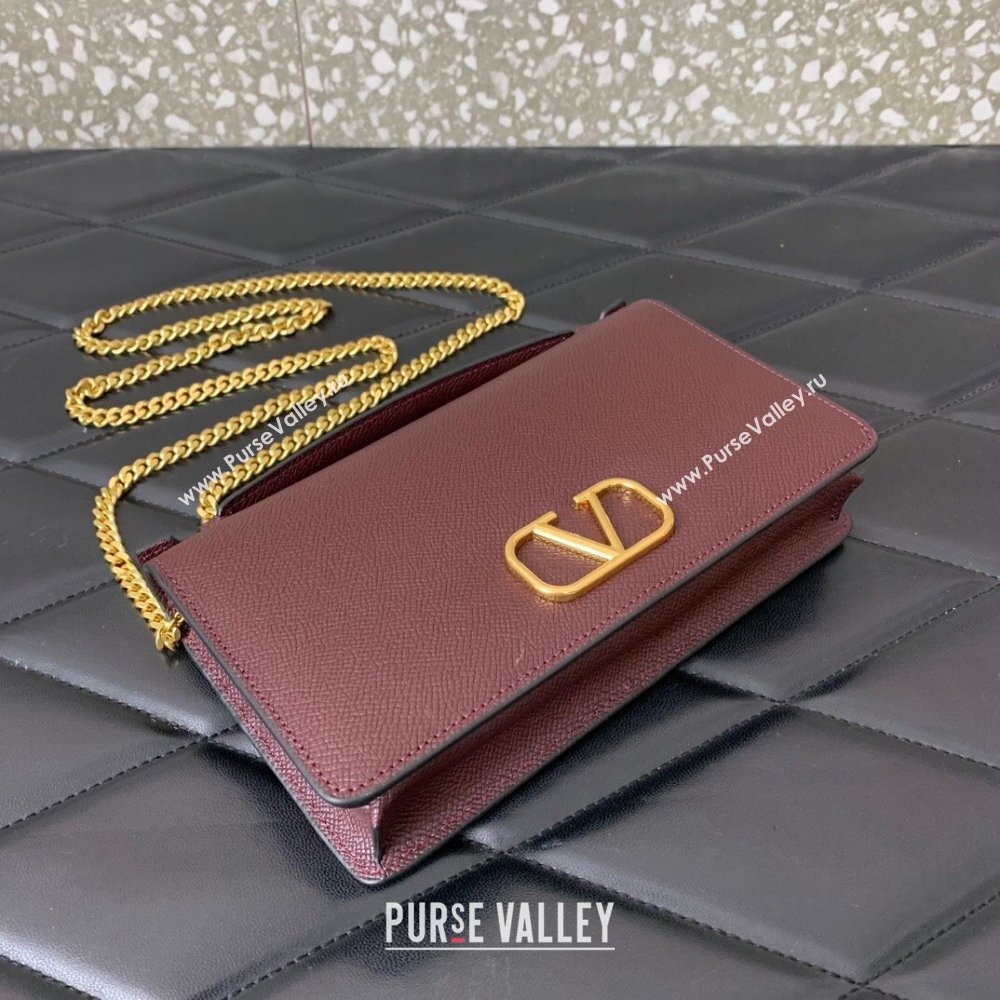 Valentino Vlogo Signature Wallet With Chain in Grainy Calfskin Burgundy 2024 (liankafo-24020123)