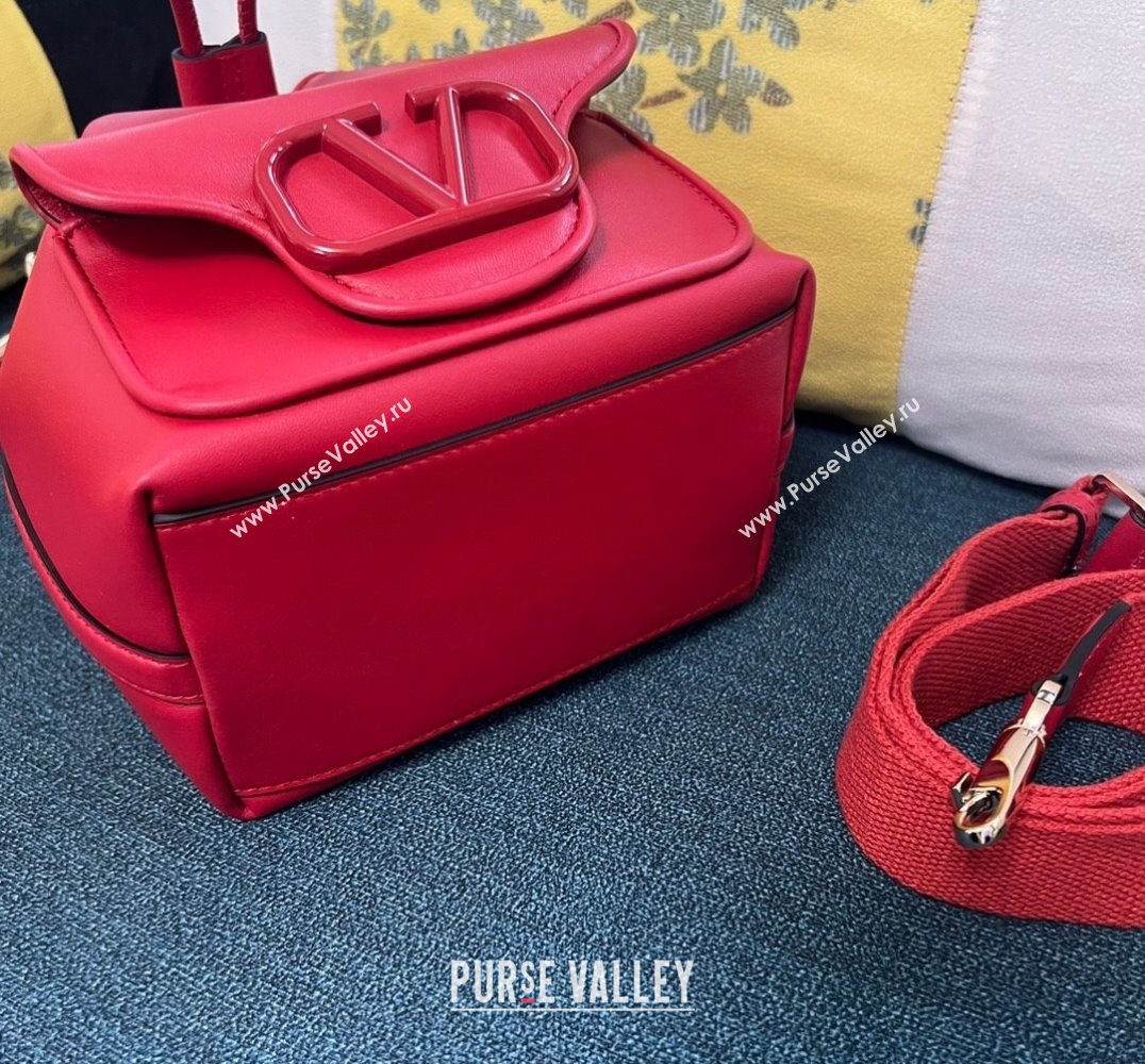 Valentino Locò Bucket Bag In Calfskin Leather Red With Enamel Tone-On-Tone Vlogo Signature 2024 (xinyidai-24020164)