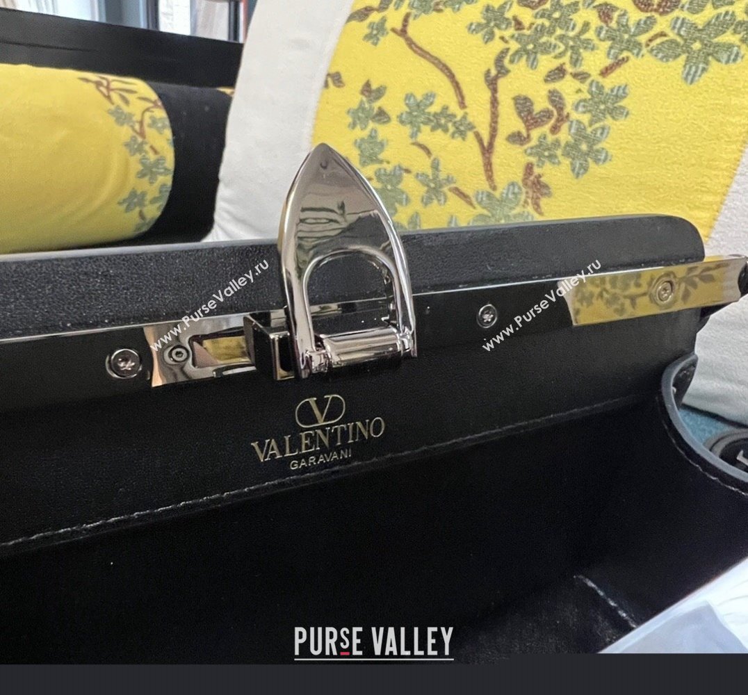 Valentino Rockstud Clutch Bag In Padded Nappa Black 2024 (xinyidai-24020220)