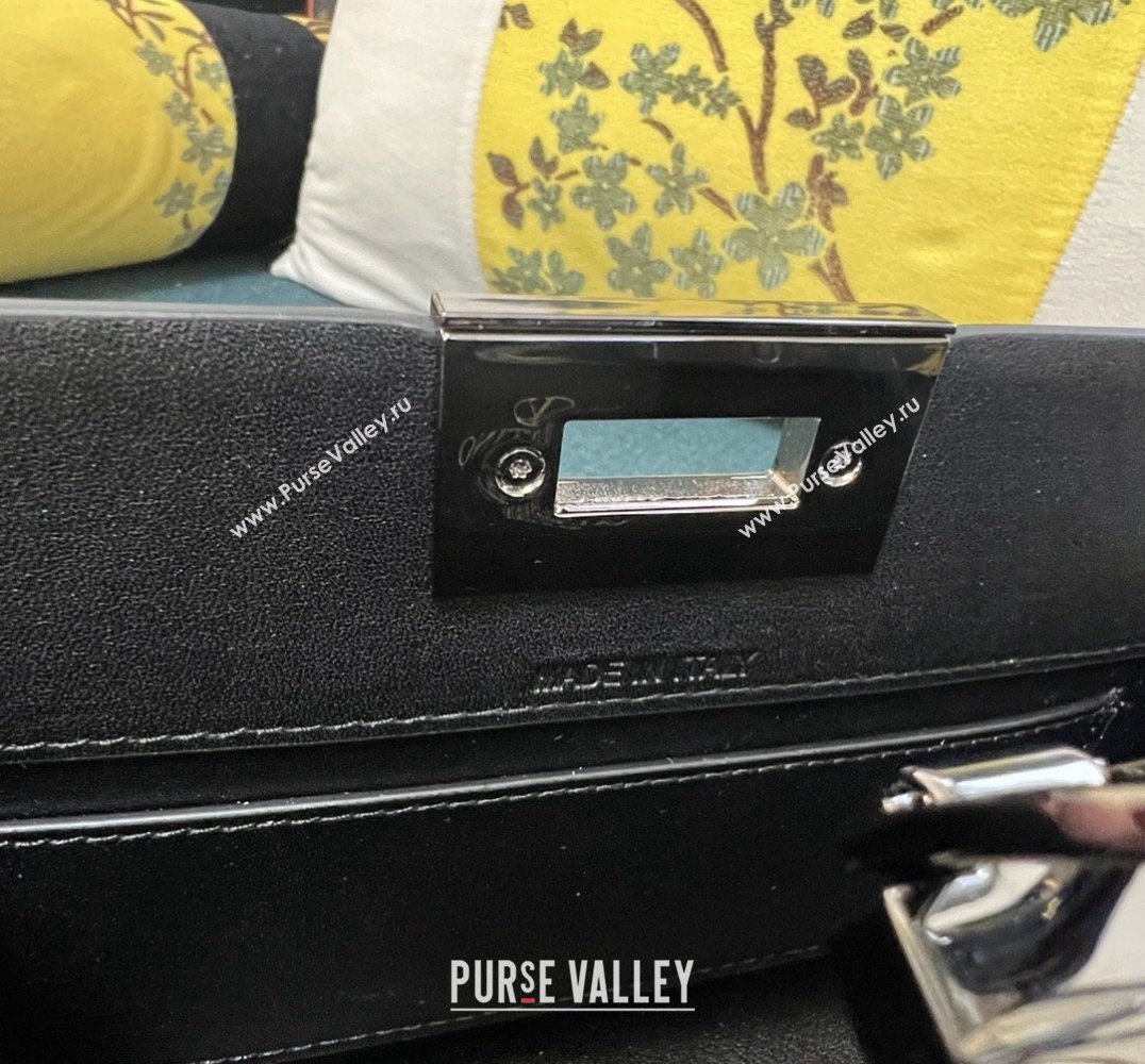 Valentino Rockstud Clutch Bag In Padded Nappa Black 2024 (xinyidai-24020220)