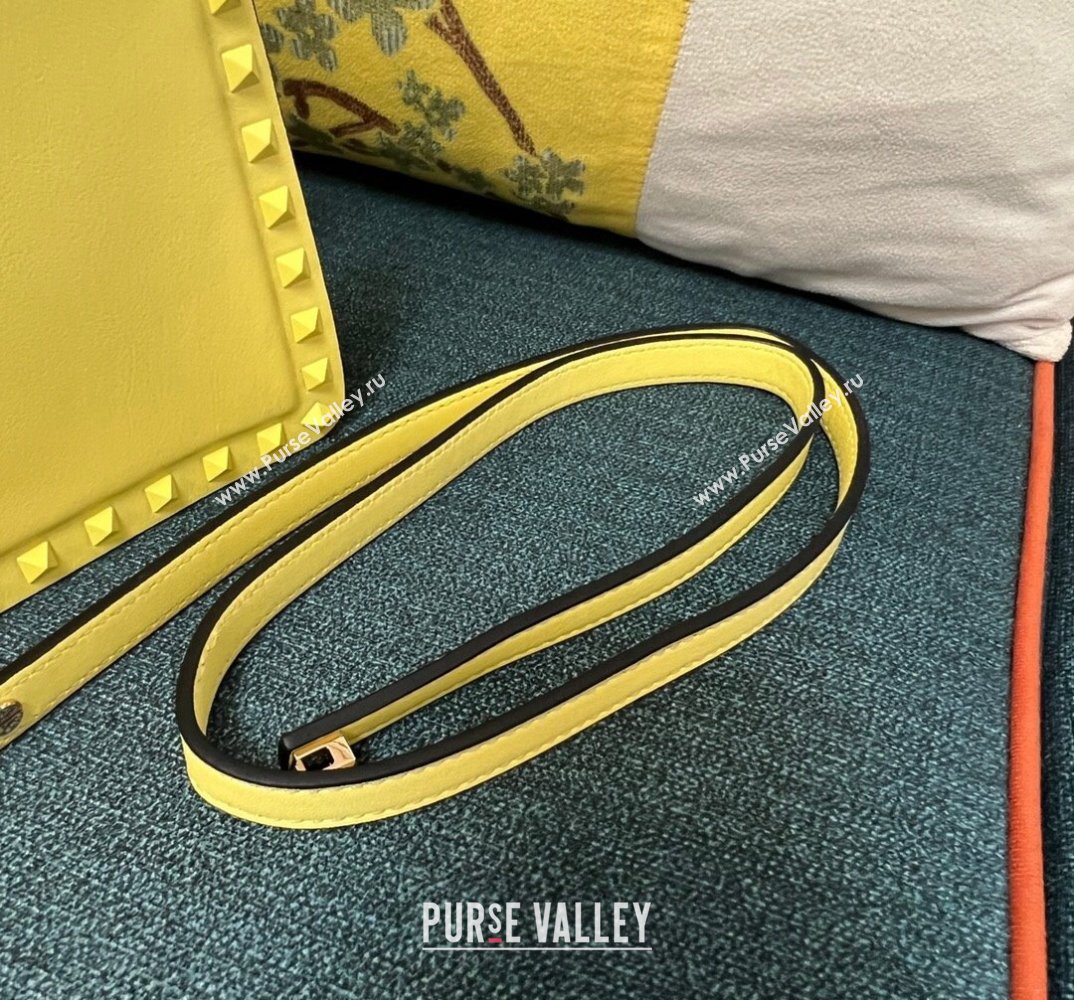 Valentino Rockstud Handbag In Calfskin Yellow 2024 (xinyidai-24020219)