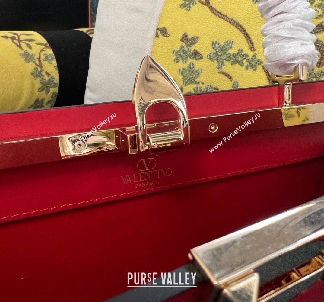 Valentino Rockstud Handbag In Calfskin Red 2024 (xinyidai-24020216)