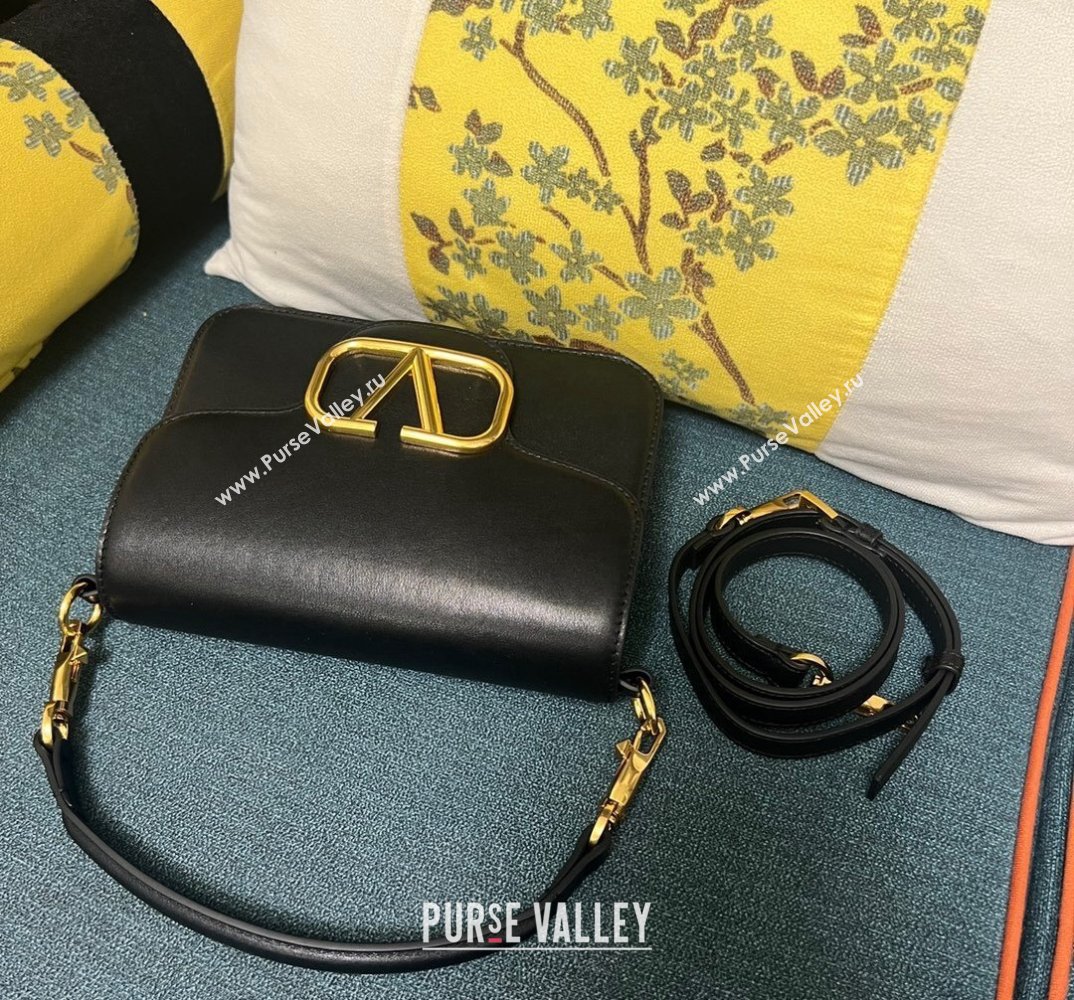 Valentino Small Locò Shoulder Bag In Calfskin Leather Black/Gold With Vlogo Signature 2024 (xinyidai-24020208)