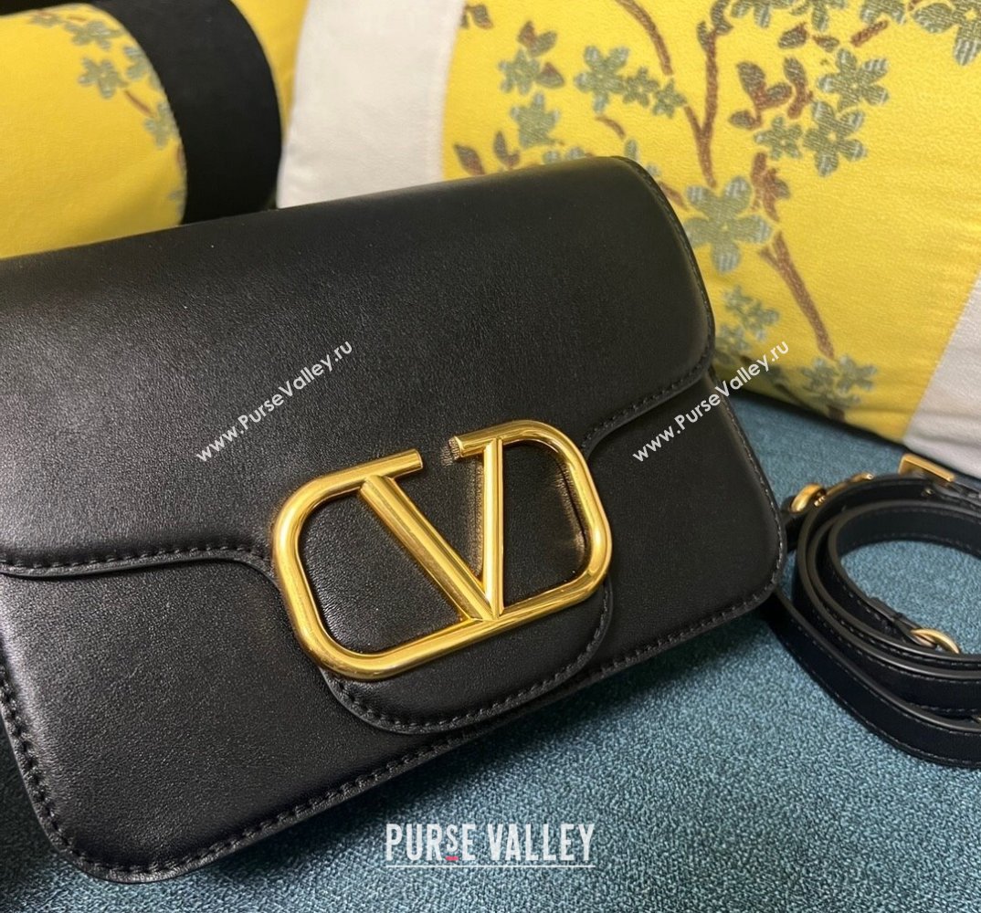 Valentino Small Locò Shoulder Bag In Calfskin Leather Black/Gold With Vlogo Signature 2024 (xinyidai-24020208)