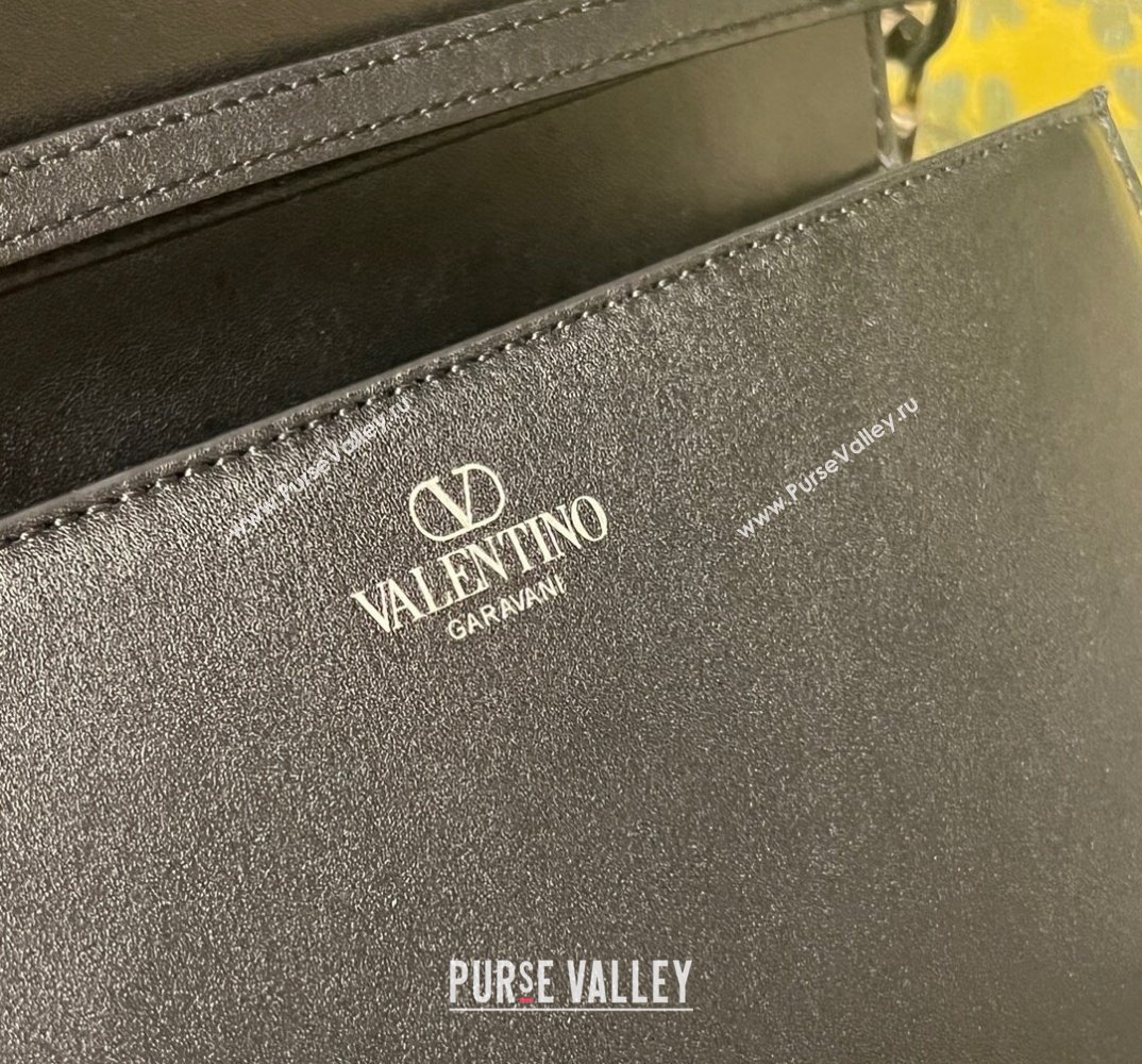 Valentino Small Locò Shoulder Bag In Calfskin Leather Black With Enamel Tone-On-Tone Vlogo Signature 2024 (xinyidai-24020209)