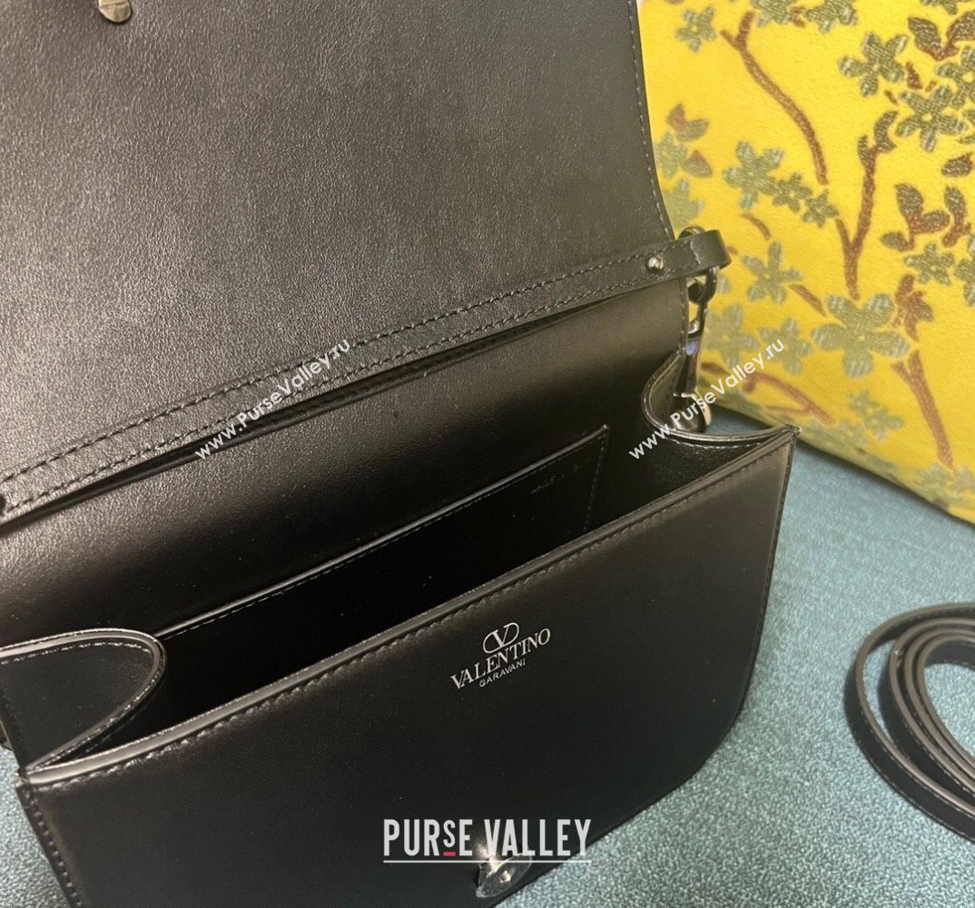 Valentino Small Locò Shoulder Bag In Calfskin Leather Black With Enamel Tone-On-Tone Vlogo Signature 2024 (xinyidai-24020209)