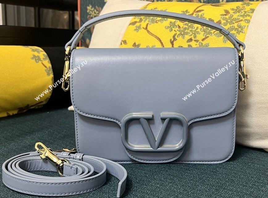 Valentino Small Locò Shoulder Bag In Calfskin Leather Blue With Enamel Tone-On-Tone Vlogo Signature 2024 (xinyidai-24020212)