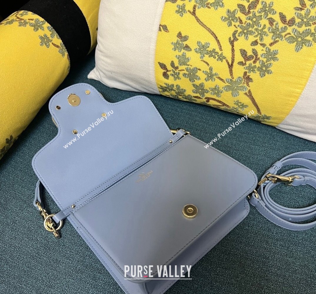 Valentino Small Locò Shoulder Bag In Calfskin Leather Blue With Enamel Tone-On-Tone Vlogo Signature 2024 (xinyidai-24020212)