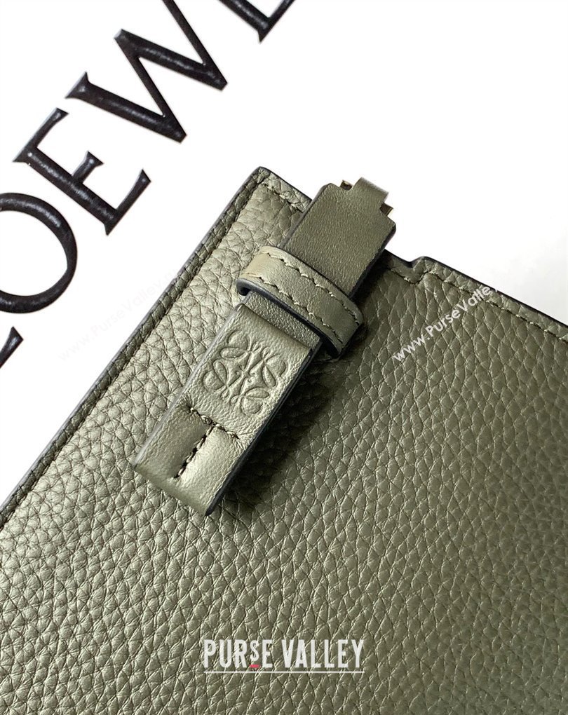 Loewe T Pouch Bag in grained calfskin Army Green 2024 (xinyidai-24020236)