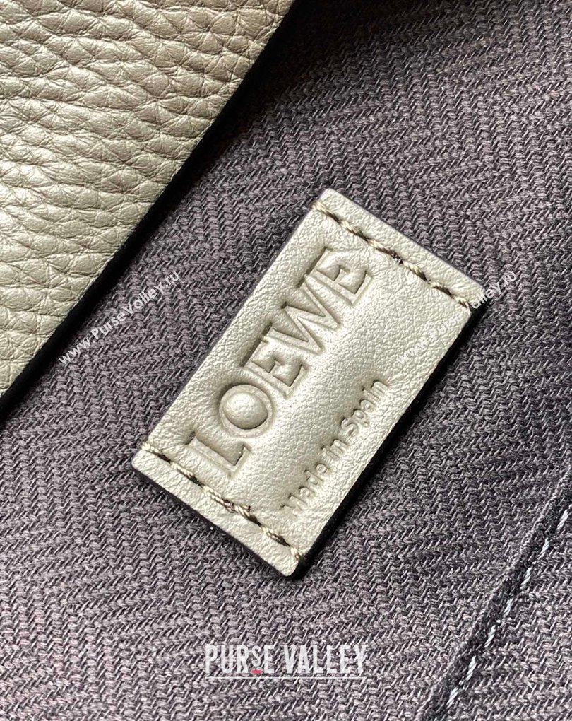 Loewe T Pouch Bag in grained calfskin Army Green 2024 (xinyidai-24020236)