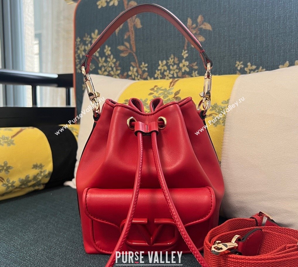 Valentino Locò Bucket Bag In Calfskin Leather Red With Enamel Tone-On-Tone Vlogo Signature 2024 (xinyidai-24020164)
