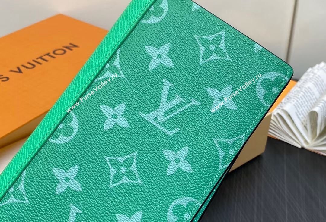 Louis Vuitton Taiga cowhide leather and Monogram canvas Brazza Wallet Green 2024 (kiki-24021807)