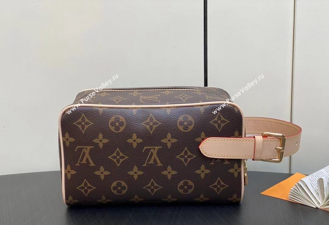 Louis Vuitton Monogram canvas Locker Dopp Kit Bag M83112 2024 (kiki-24021819)