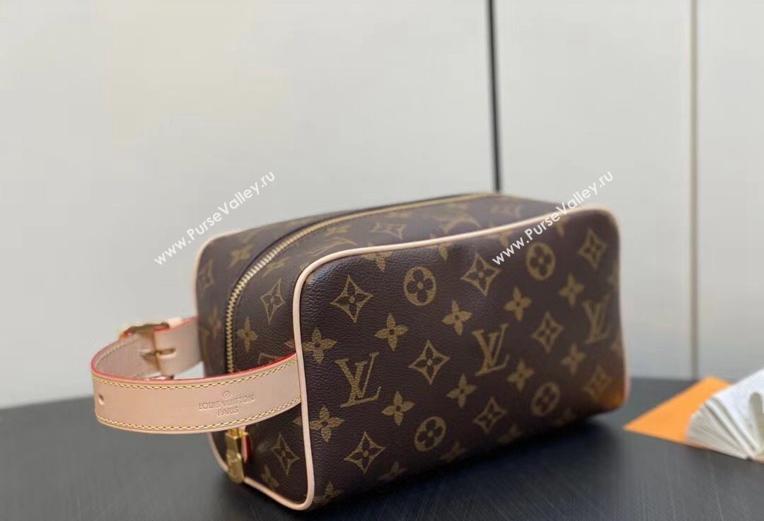 Louis Vuitton Monogram canvas Locker Dopp Kit Bag M83112 2024 (kiki-24021819)