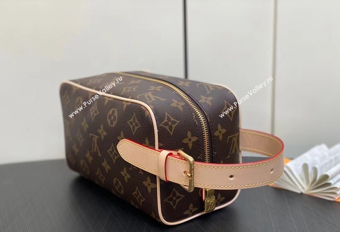 Louis Vuitton Monogram canvas Locker Dopp Kit Bag M83112 2024 (kiki-24021819)