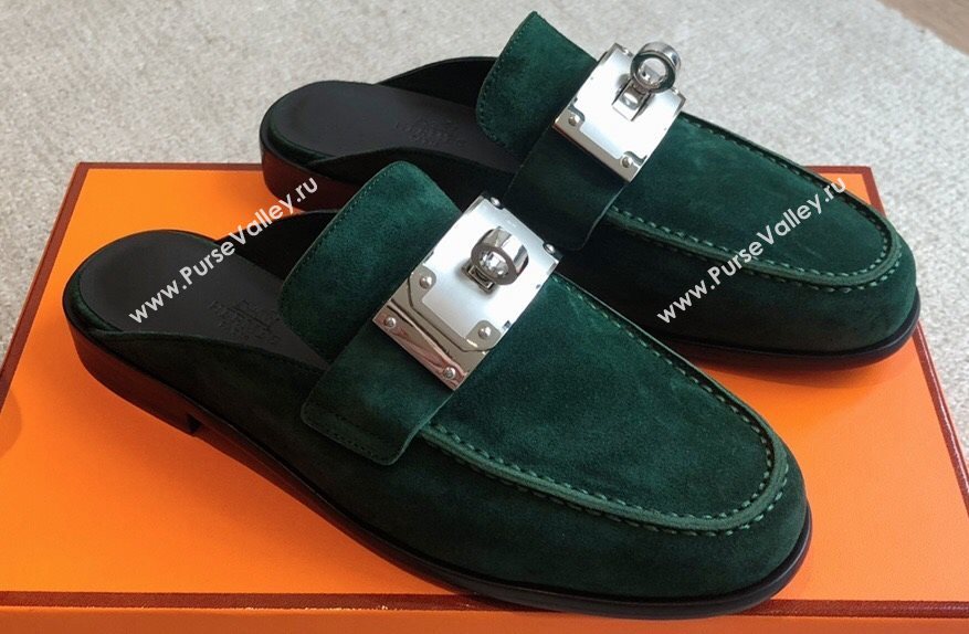 Hermes Iota mules Green in suede goatskin with iconic oversized Kelly buckle 2024 (modeng-24022626)