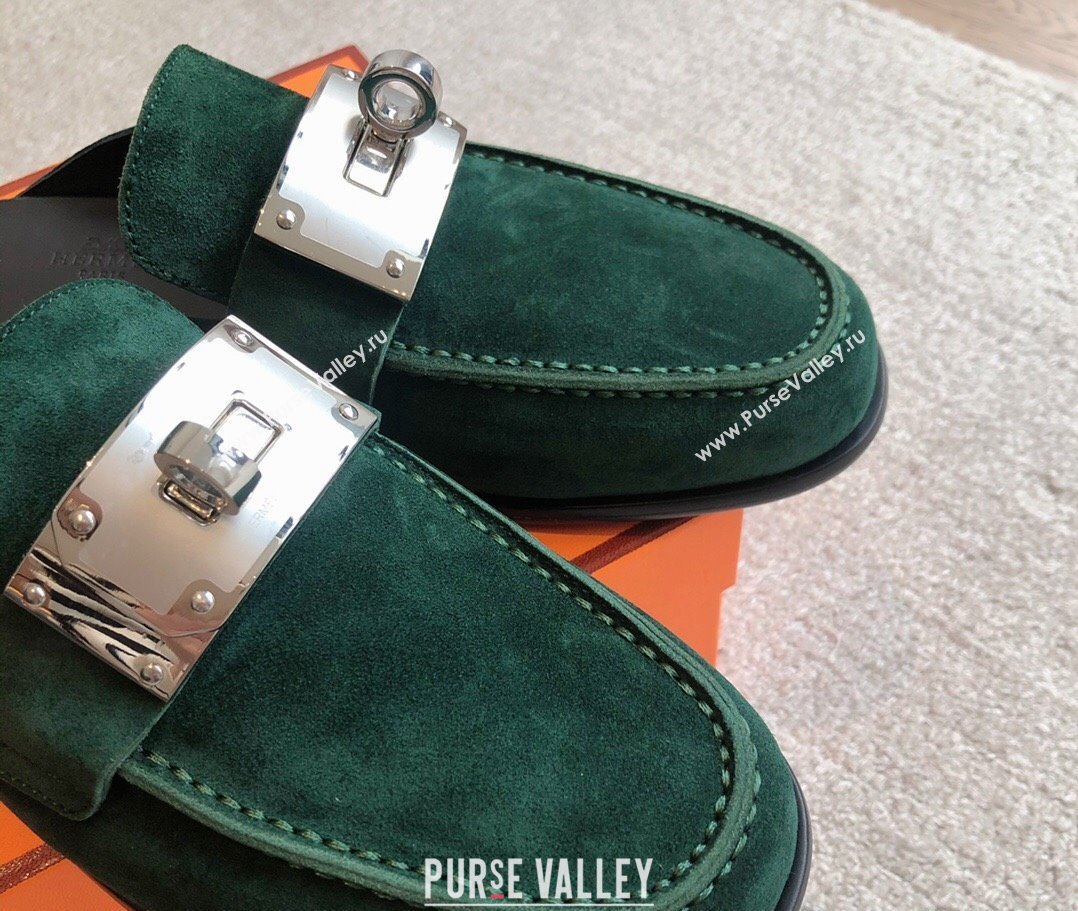 Hermes Iota mules Green in suede goatskin with iconic oversized Kelly buckle 2024 (modeng-24022626)