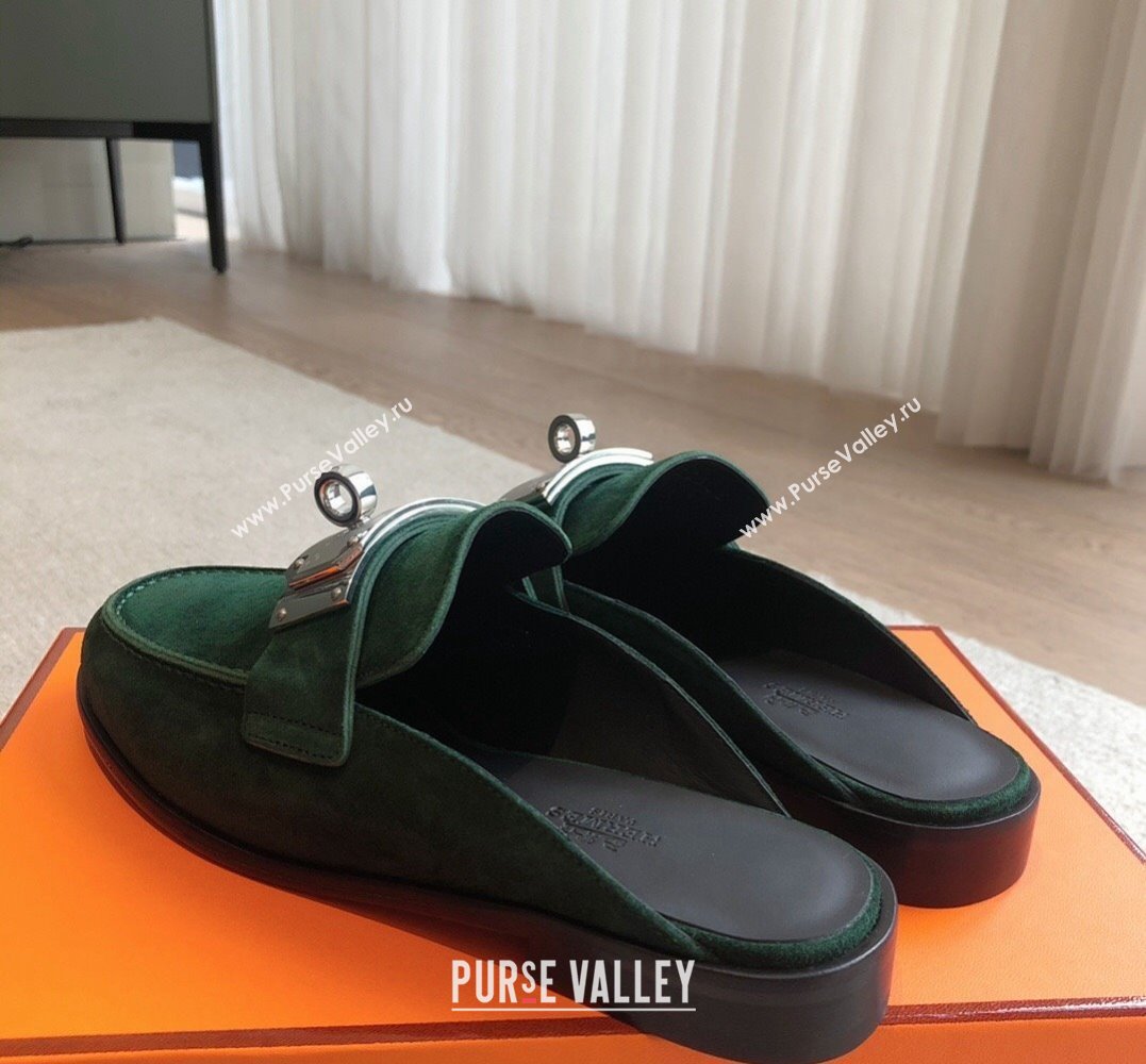 Hermes Iota mules Green in suede goatskin with iconic oversized Kelly buckle 2024 (modeng-24022626)