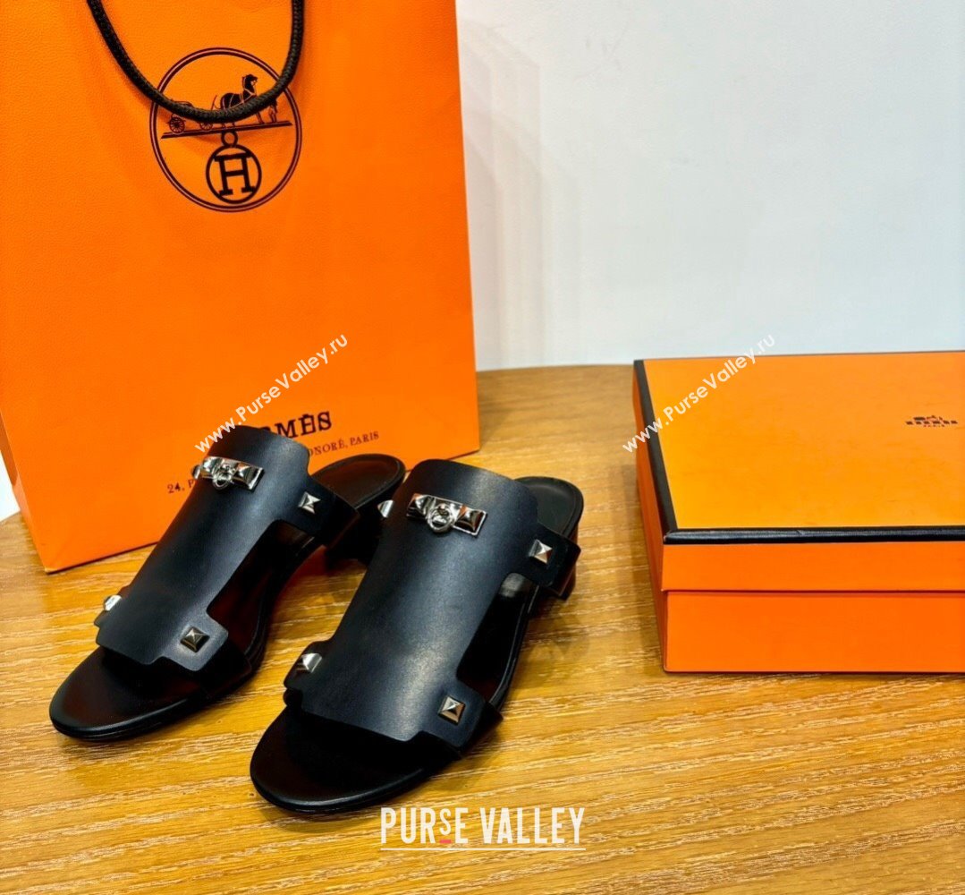 Hermes Invincible 50 sandals Black in Calfskin with iconic Medor studs Top Quality 2024 (mingdu-24022628)