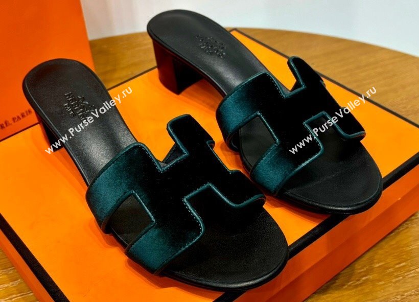 Hermes High heel Oasis sandals Green in velvet with iconic H cut-out details Top Quality 2024 (mingdu-24022621)