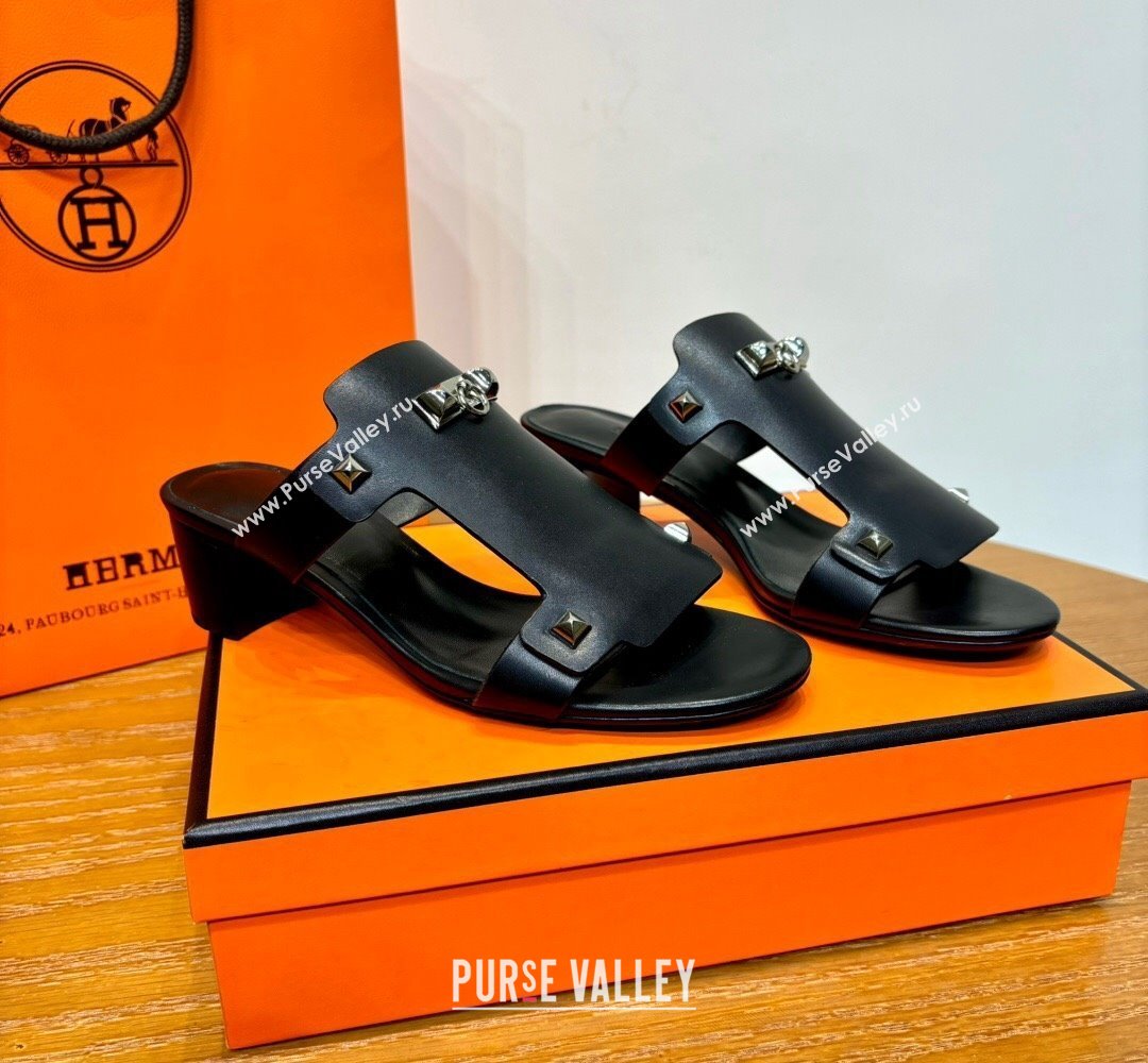 Hermes Invincible 50 sandals Black in Calfskin with iconic Medor studs Top Quality 2024 (mingdu-24022628)