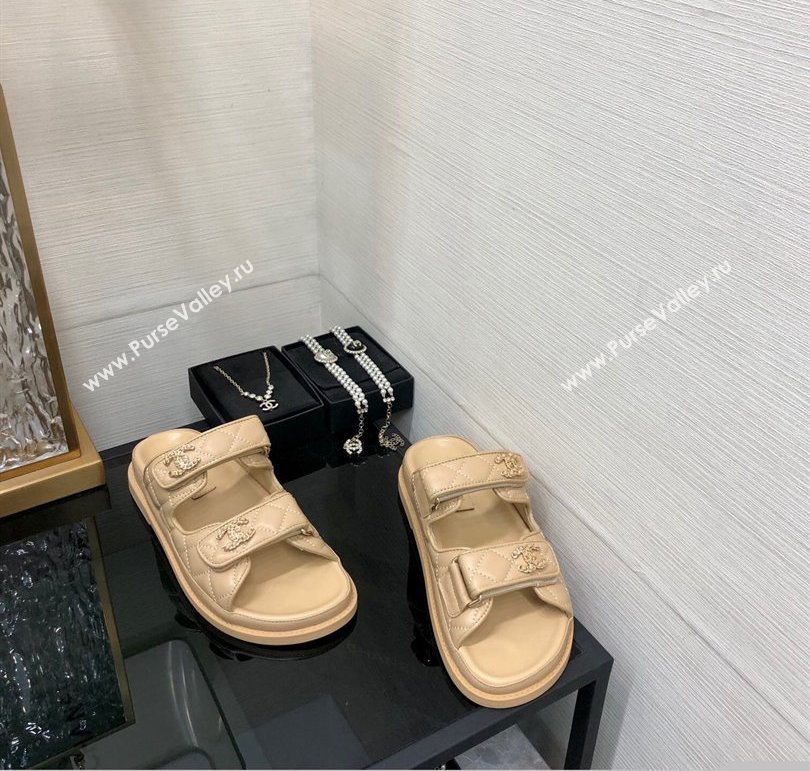 Chanel CC Logo Beach Mules Sandals 08 2024 (modeng-240304a08)