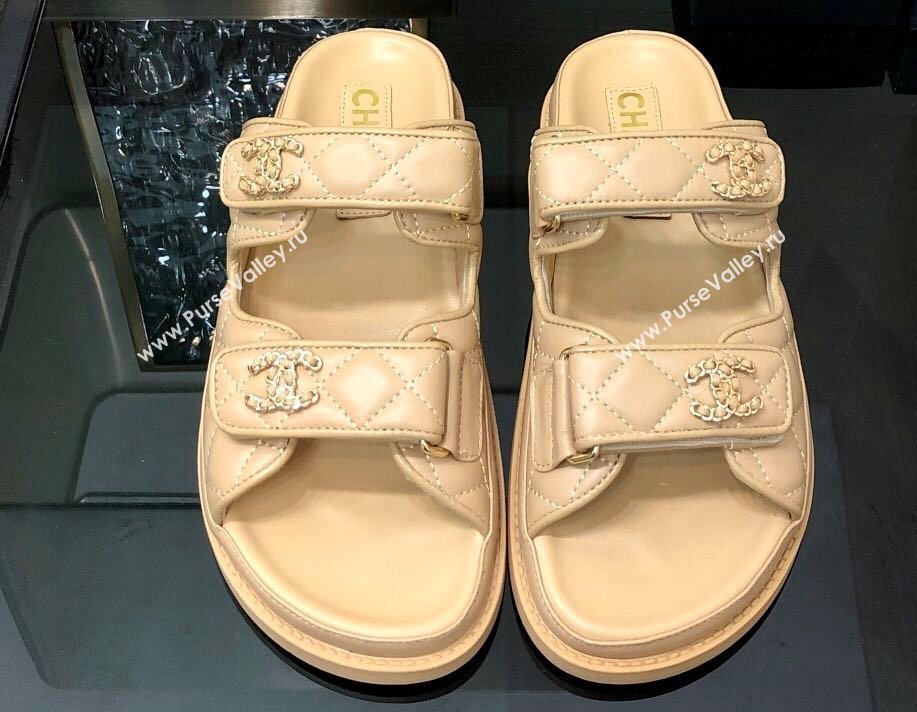 Chanel CC Logo Beach Mules Sandals 08 2024 (modeng-240304a08)