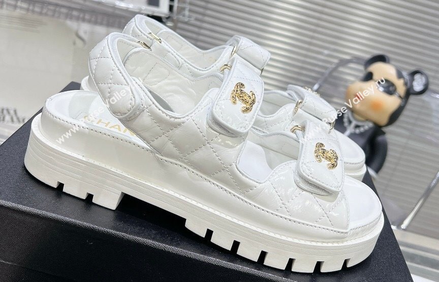 Chanel CC Logo Platform Beach Sandals 01 2024 (modeng-24030431)