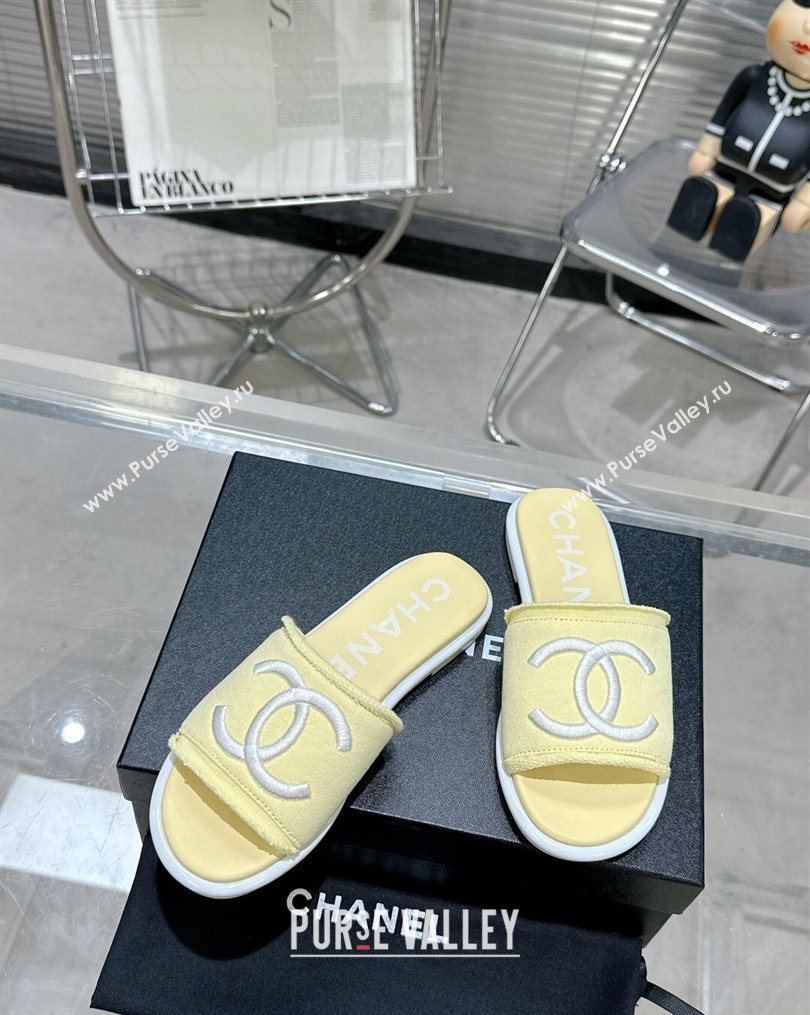 Chanel CC Logo Fabric Flat Mules Yellow 2024 (modeng-24022915)