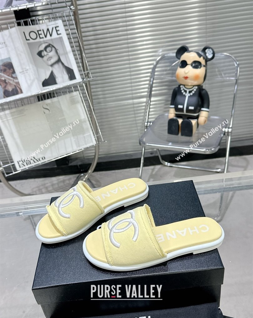 Chanel CC Logo Fabric Flat Mules Yellow 2024 (modeng-24022915)