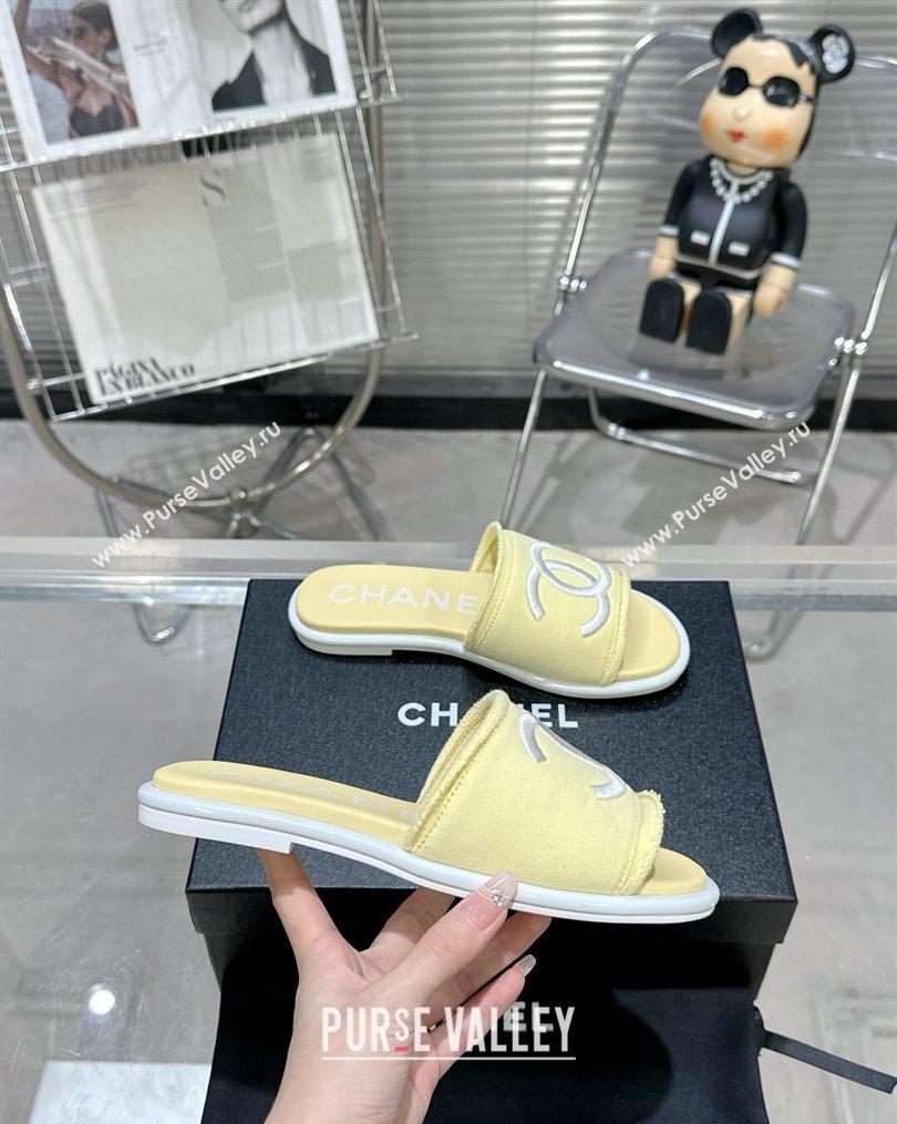 Chanel CC Logo Fabric Flat Mules Yellow 2024 (modeng-24022915)