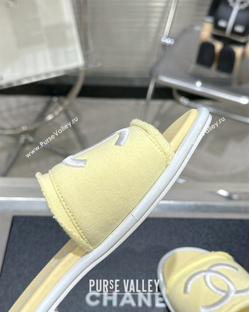 Chanel CC Logo Fabric Flat Mules Yellow 2024 (modeng-24022915)