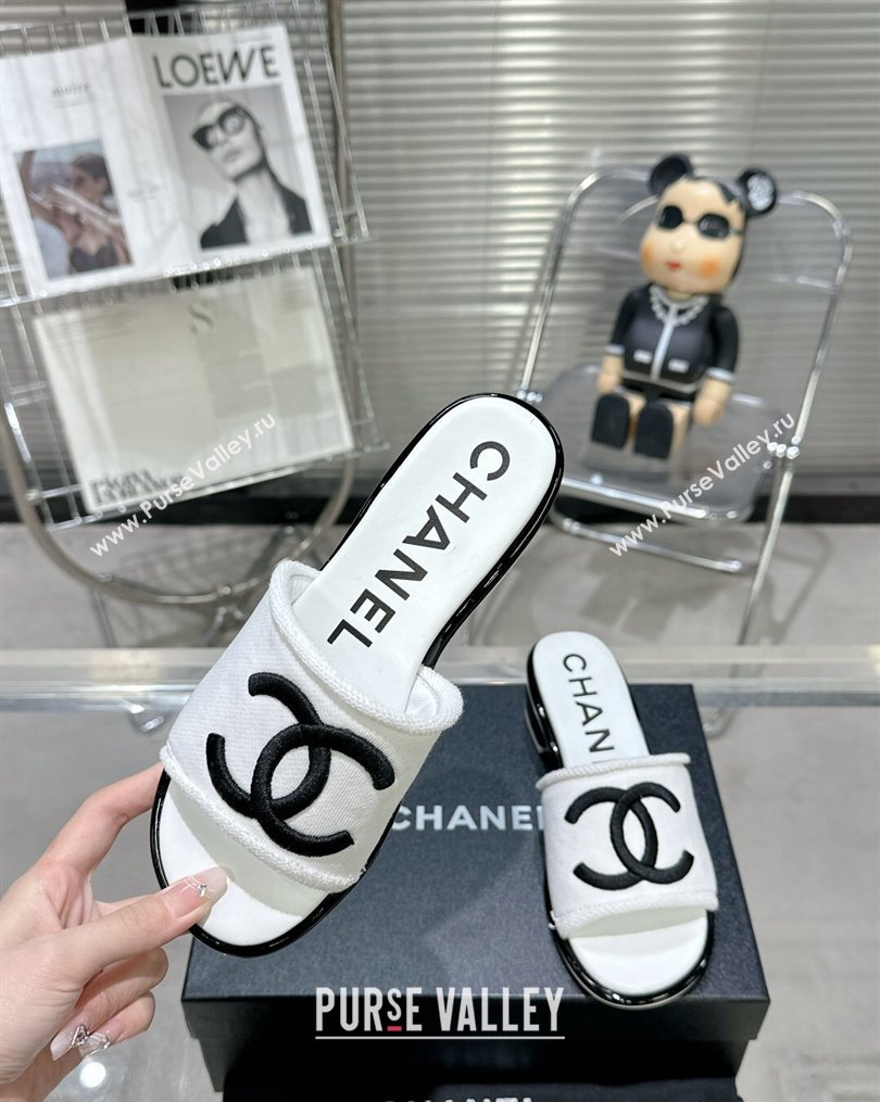 Chanel CC Logo Fabric Heel Mules White 2024 (modeng-24022908)