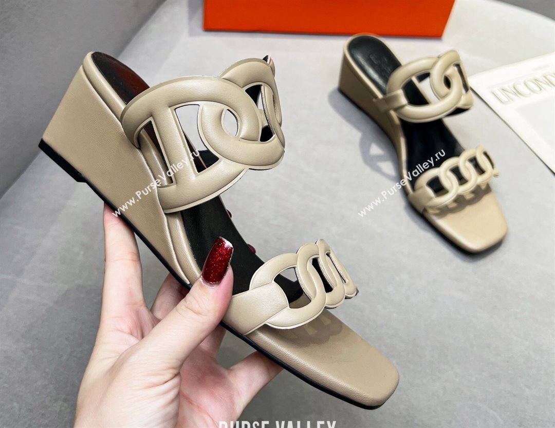 Hermes Figari 55 sandals Beige with Chaine dAncre straps (guodong-24030423)