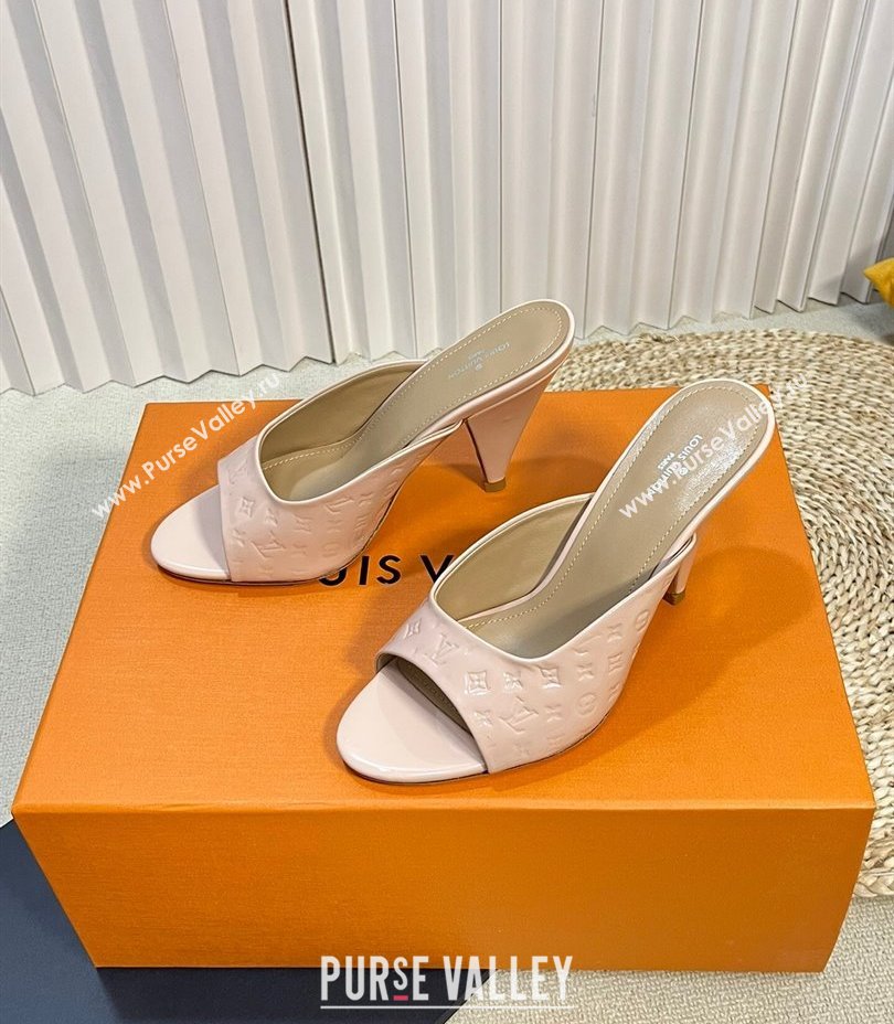 Louis Vuitton Heel 8.5cm Super Mules in Monogram-debossed patent calf leather Beige 2024 (modeng-24030601)