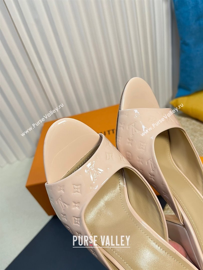 Louis Vuitton Heel 8.5cm Super Mules in Monogram-debossed patent calf leather Beige 2024 (modeng-24030601)