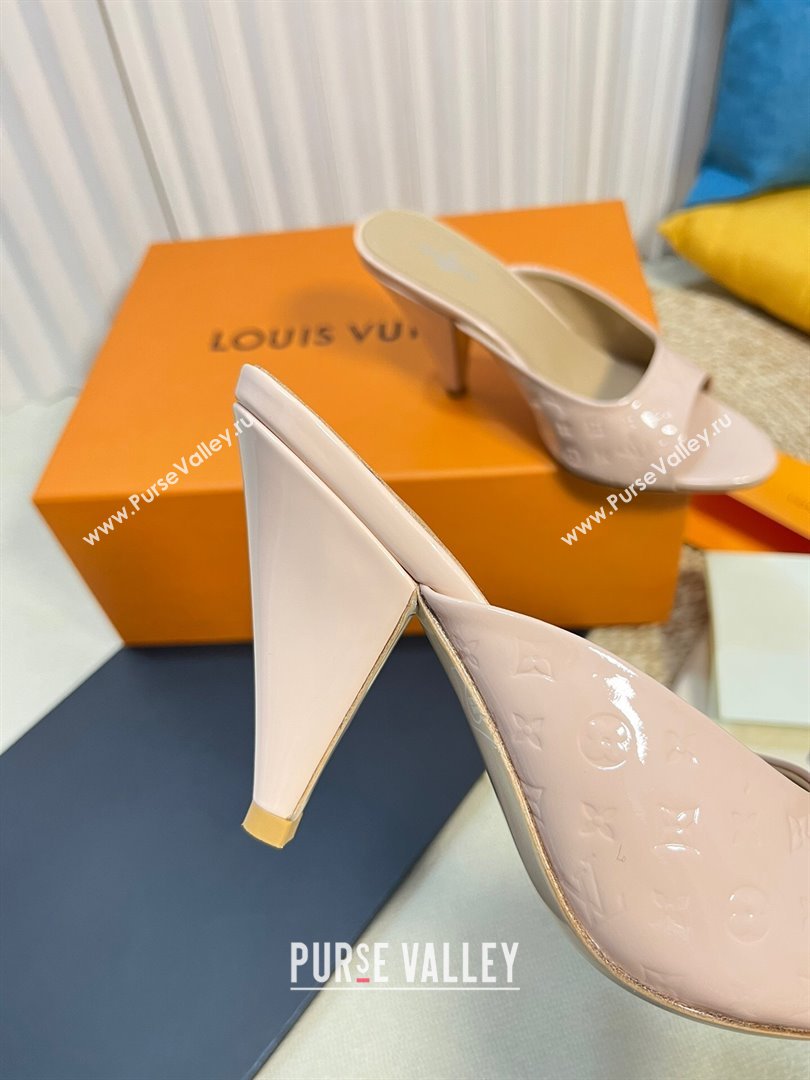 Louis Vuitton Heel 8.5cm Super Mules in Monogram-debossed patent calf leather Beige 2024 (modeng-24030601)