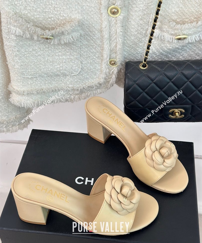 Chanel Heel 6.5cm Lambskin Mules with Camellia G45499 Beige 2024 (modeng-24030416)